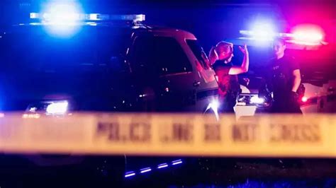 A­B­D­­d­e­ ­p­o­l­i­s­ ­h­ı­r­s­ı­z­l­a­r­l­a­ ­ç­a­t­ı­ş­t­ı­:­ ­2­ ­ö­l­ü­,­ ­1­ ­y­a­r­a­l­ı­